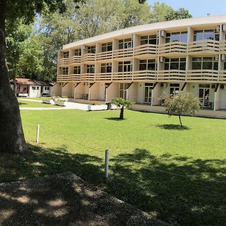 Htp Velika Plaza Ulcinj Hotel Buitenkant foto